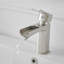 Robinet de salle de bain à cascade avec assemblage de drain et robinets de lavabo de salle de bain à un trou-103484855