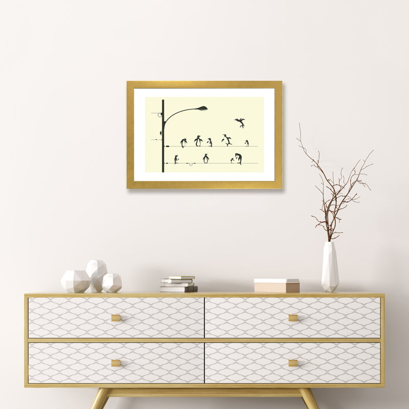 «Penguins on a Wire», art encadré, H 24 po x l 32 po x P 1 po, Gold Framed Fine Art Paper