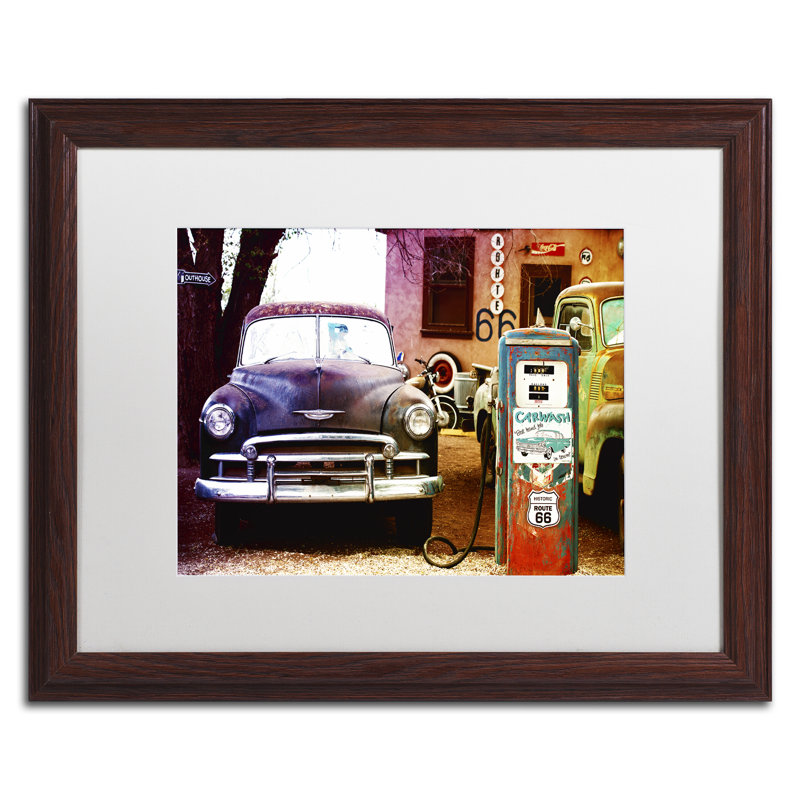 «Gas Station Route 66», reproduction de photo encadrée, H 16 po x l 20 po x P 0,5 po, Cadre brun, Blanc