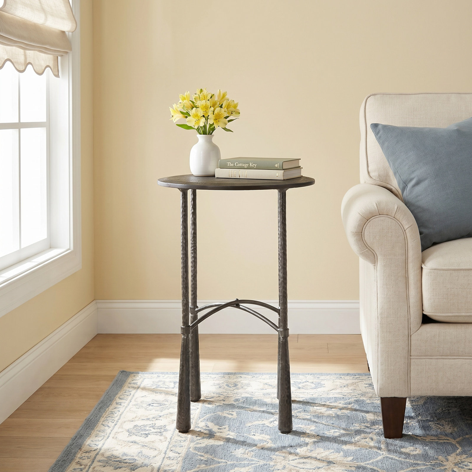 Agora 17" Mango End Table