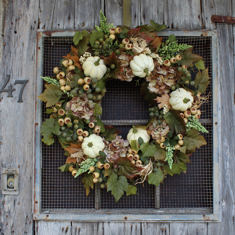 Couronne d’automne à la porte en soie hortensia, gooseberrys, citrouilles et chutes de chute, H 26 po x l 26 po x p 6 po