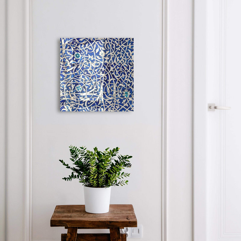Key box for wall, Opens to the left, 30x30x5, White, Blue and white arabesque charm, 
