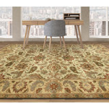 Hand Knotted Wool Oriental Area Rug in Cream And Gold
