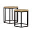 2 tables gigognes rustiques avec dessus en bois naturel et noir, pieds en épingle en métal pour le salon principal