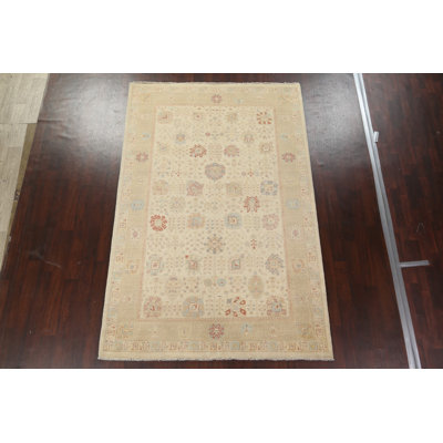 Tapis beige en laine noué à la main de conception unique 6 pi 7 po x 10 pi 0 po Peshawar Chobi