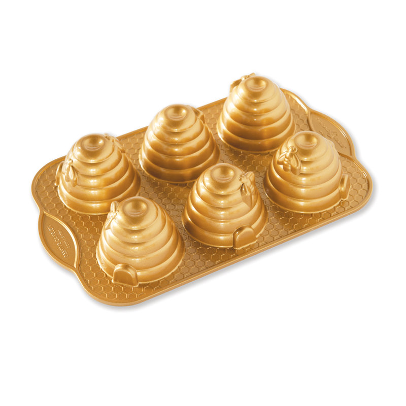Nordic Ware Non-Stick Novelty Beehive Cake Pan