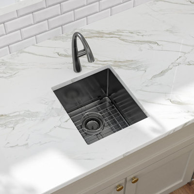Évier de cuisine encastré à simple cuve en acier inoxydable avec grille d'évier, crépine et support à enroulement L 15 po x l 17 po