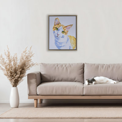 Cadre flottant Gazing Orange Portrait de chat, design par Tatiana Roberts