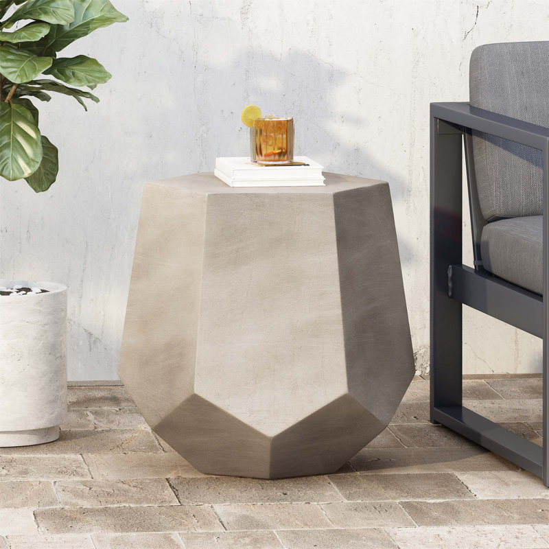 Table d'appoint d'extérieur CALGary, gris clair - durable, élégante et parfaite pour les patios et les cours modernes.