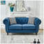Canapé Chesterfield en tissu d'ameublement en velours avec accoudoirs roulés, têtes de clou, design moderne Mid-Century pour le salon et le bureau