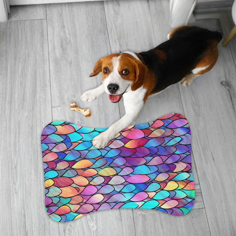 Tapis d'alimentation en forme d'os 1 pièce Colorburst Scales, 18"