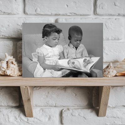 1960, garçon et fille afro-américains, lecture de livre, chaise, classique, rétro, art mural rétro