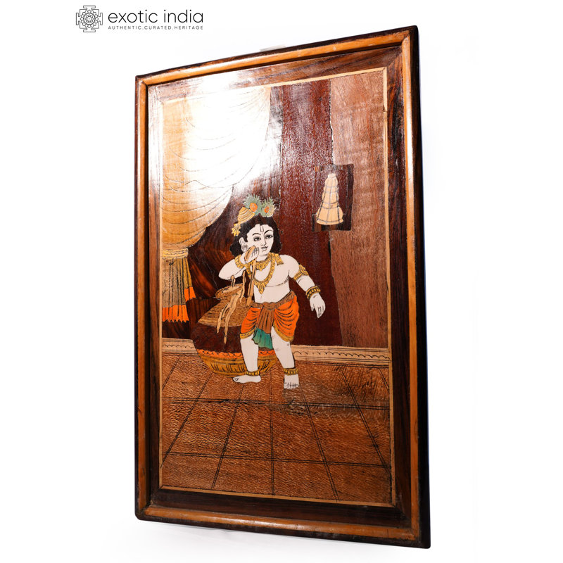 Panneau de bois 21 "Bal Krishna mangeant du beurre - peinture de couleur naturelle fabriquée à la main avec incrustation sur bois de rose de Myzore, décoration spirituelle et art du temple