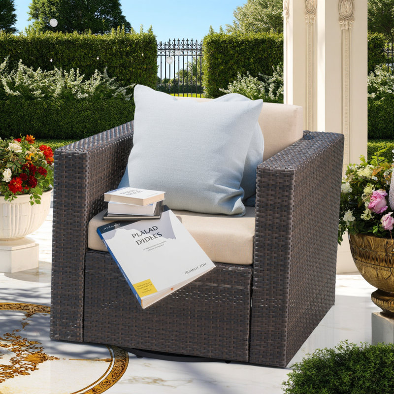 Fauteuil club d'extérieur pivotant en osier avec coussins Afor, Coussin beige / structure brune