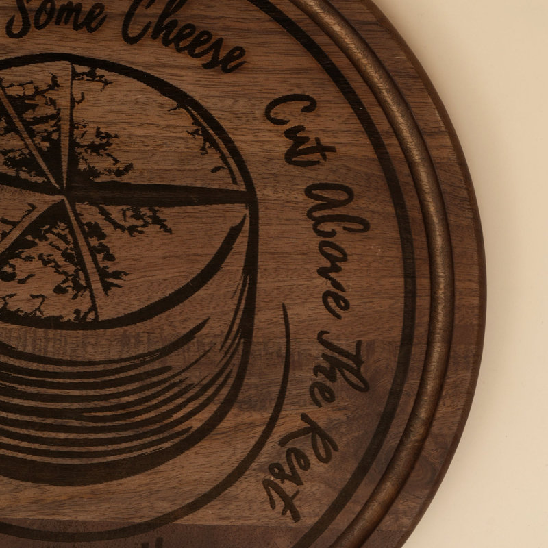Plateau à fromage et plat de service rond de 38 cm en bois de manguier avec motif gravé