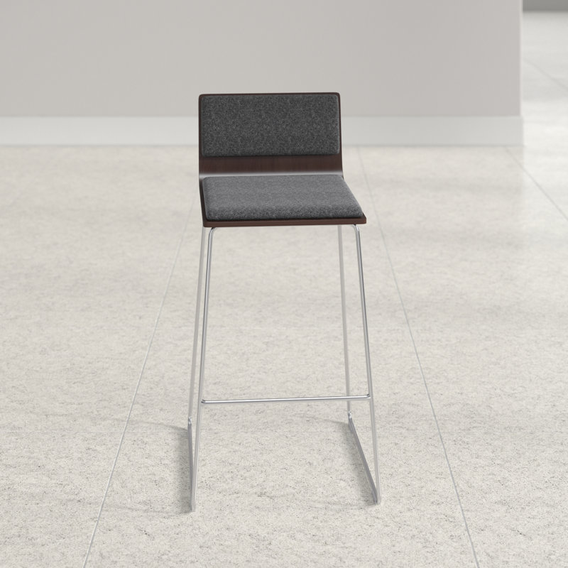 Tabouret de bar et de comptoir Seguin, Noyer américain, Gris foncé, Tabouret de bar (siège d'une hauteur de 29 po)