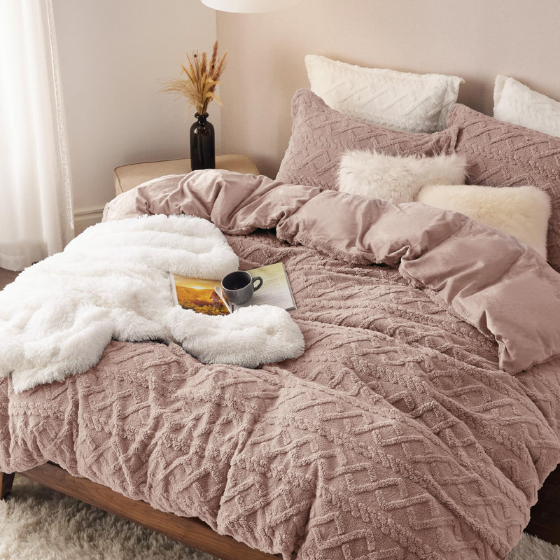Bedsure Fluffy Faux Fur Duvet Cover, Queen Duvet Cover + 2 Standard Shams, Cameo Rose