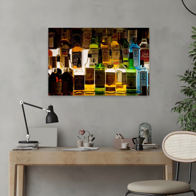 Bouteilles de boissons alcoolisées De Luan's Bar, Ballydowane County Waterford, Irlande, art contemporain