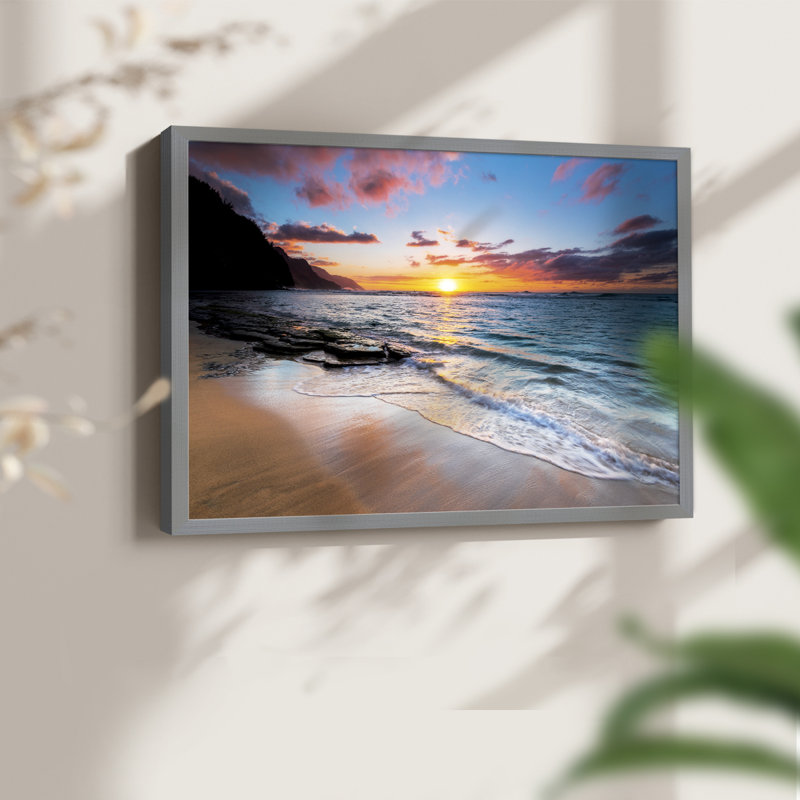 Kauai Beach -Framed Print - Restickable, H 22 po x l 28 po, Gris