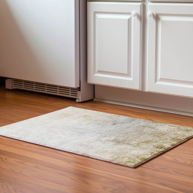 Tapis taupe Cerrito AMF601 lavable à la machine de qualité supérieure, Rectangle 1 pi 8 po x 2 pi 6 po