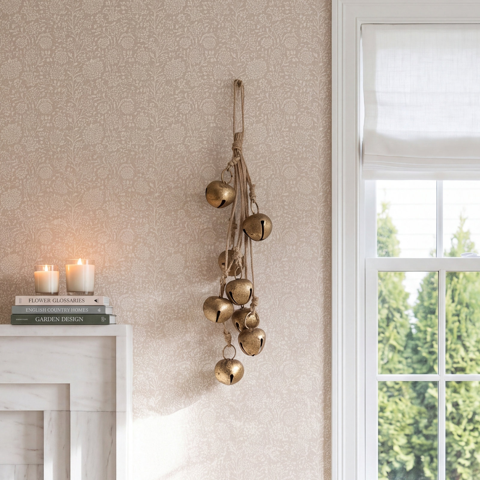 JINGLE BELL BUNCH ON A JUTE ROPE