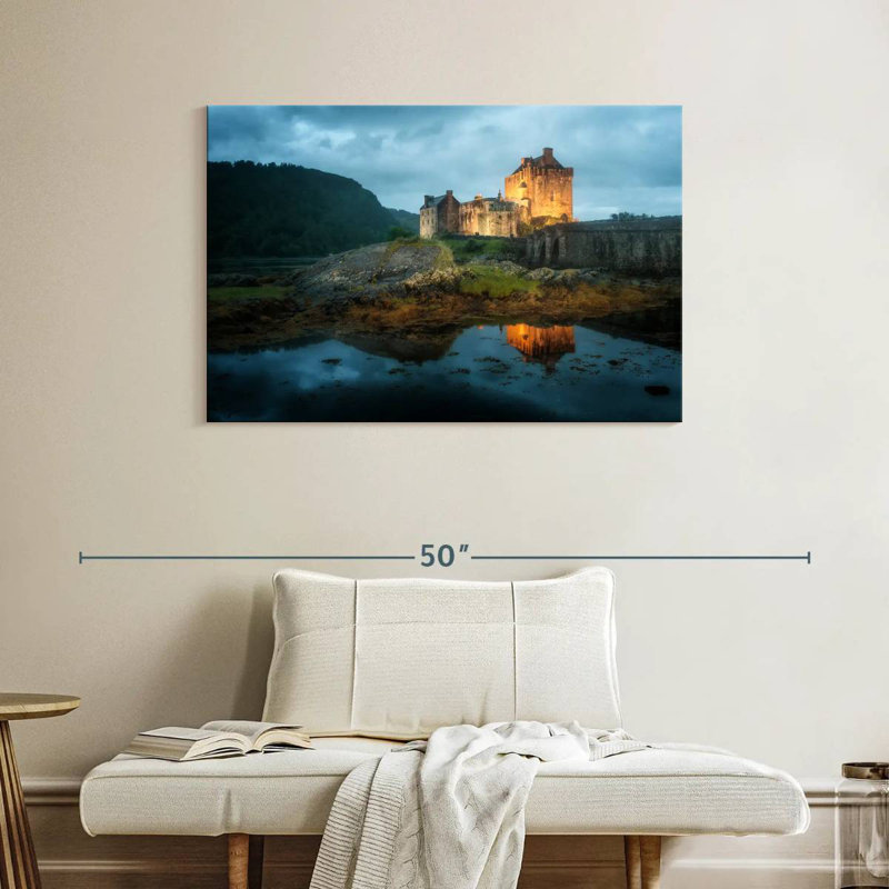 Lilie Eilean Donan Castle In Scotland