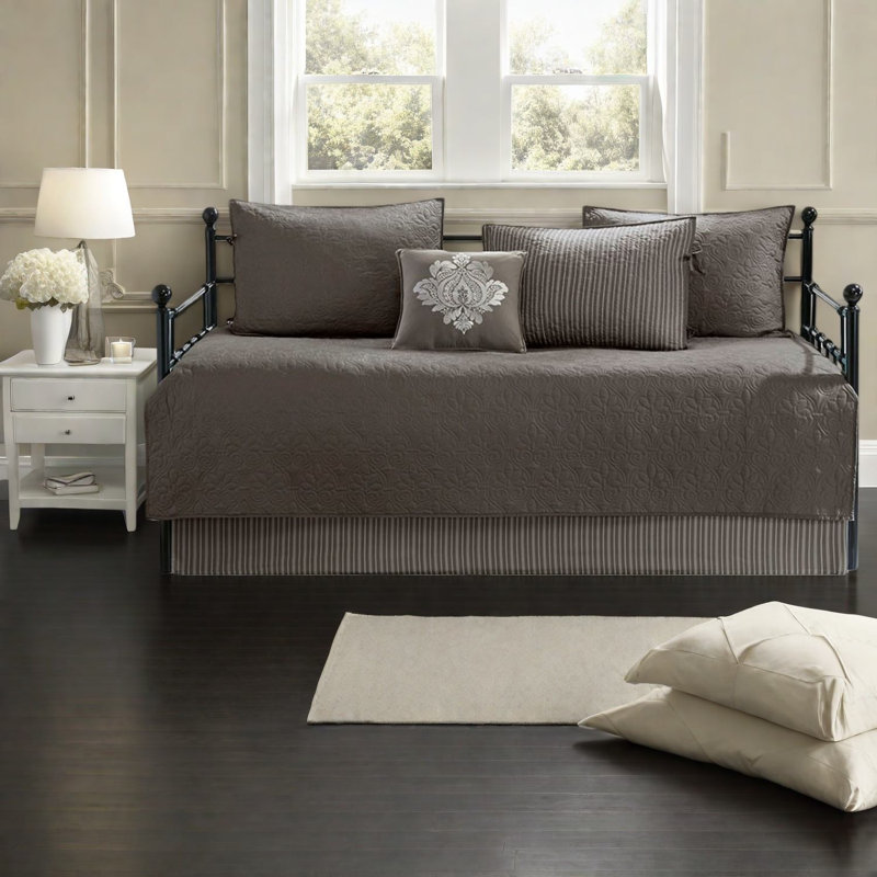 Comfortable Cotton Reversible Bedding Sets, Cottage Style For Home