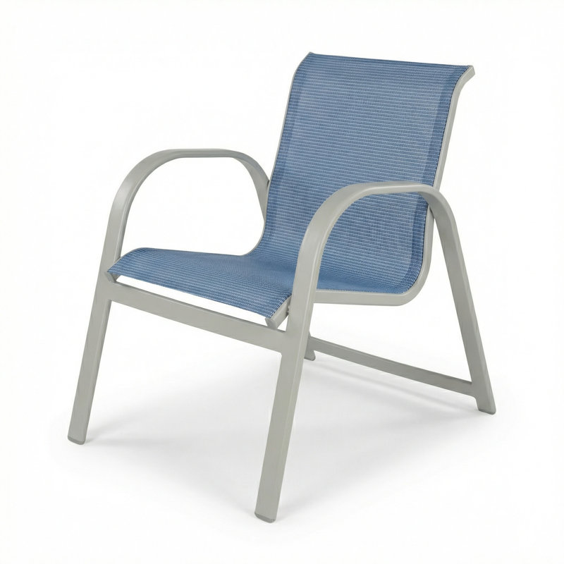 Chaise avec accoudoirs, Harnais Dupioni près de la piscine / gris mat