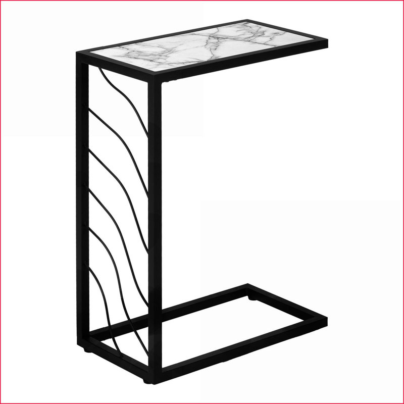 Table basse en forme de C peu encombrante avec base coulissante en métal noir d'aspect marbre blanc