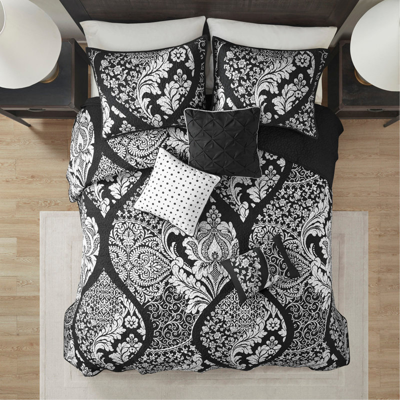 6 Piece Printed Cotton Quilt Set With Throw Pillows