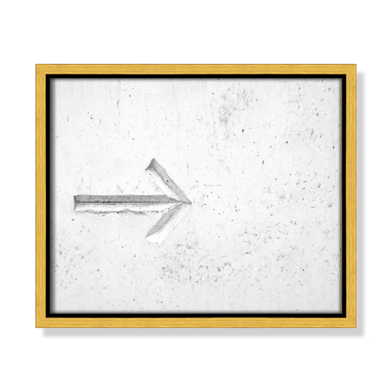 Flèche sur fond blanc par Nik, Pas de tapis, H 13 po x l 15 po x P 0,75 po, Cadre noir mince