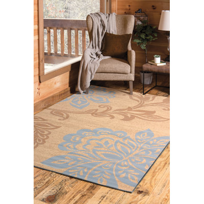 Plattsmouth Floral Indoor Rug