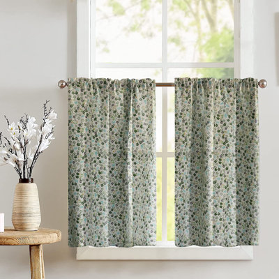 Rideaux à motif de petites fleurs
