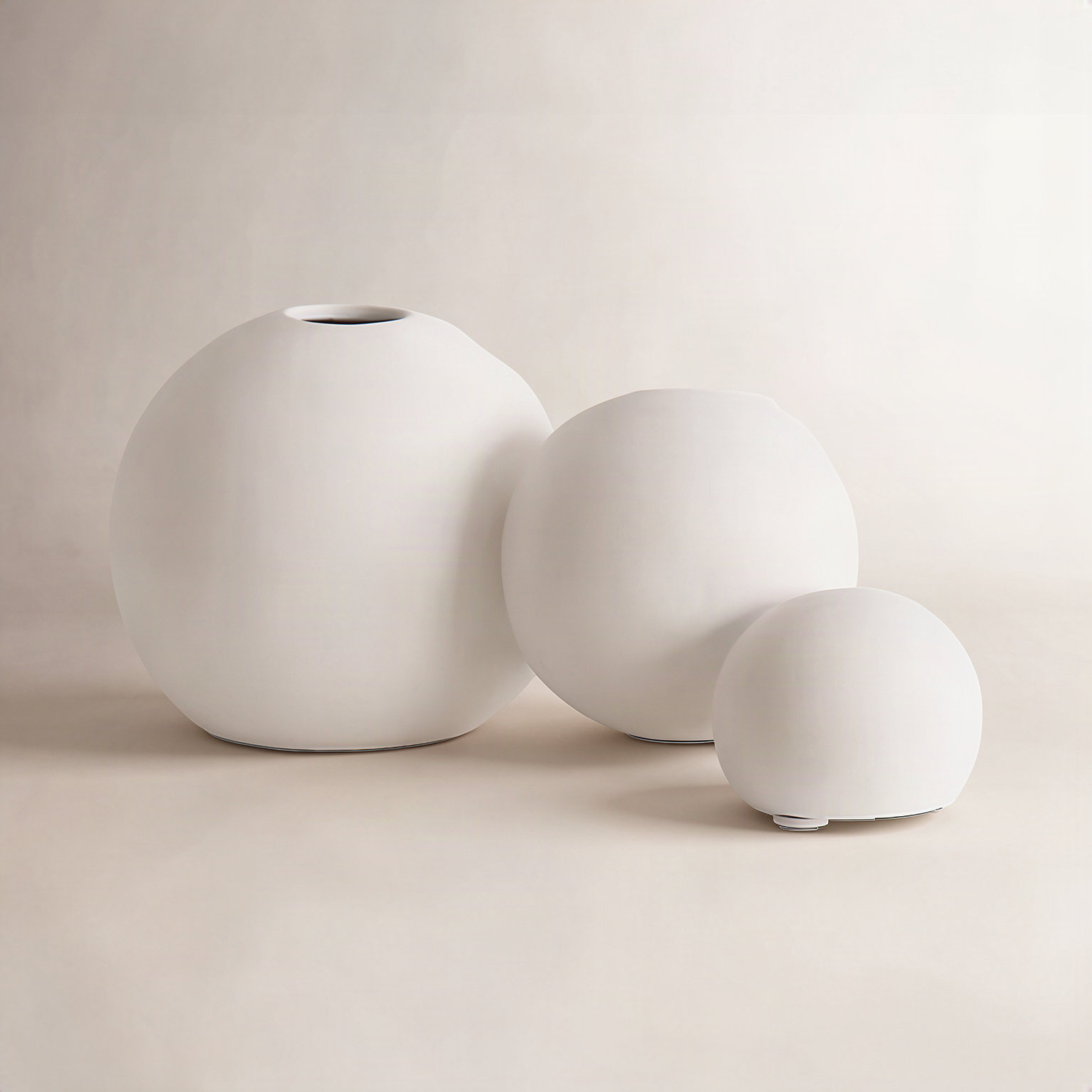 Siobhan 3.5'' Handmade Ceramic Table Vase