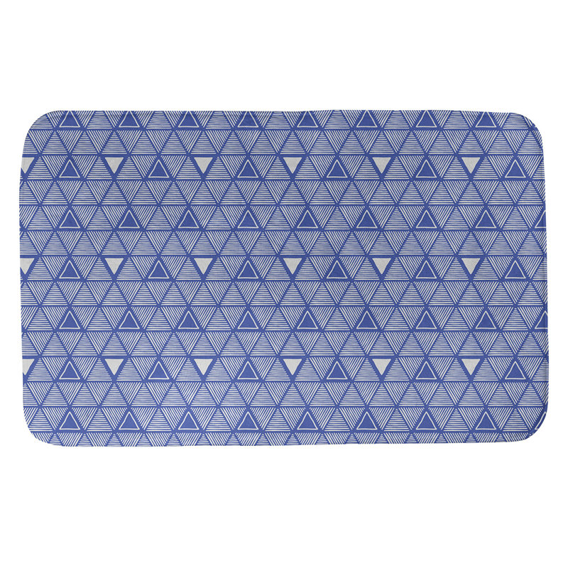Tapis de bain géométrique à motif de triangles dessinés à la main, l 21 po x L 34 po, bleu