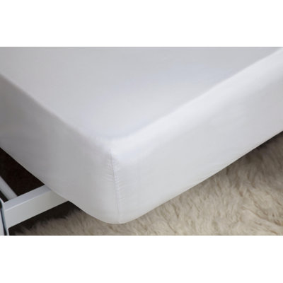 Belledorm Plain Dye 200 TC Egyptian-Quality Cotton 100% Cotton Fitted Sheet