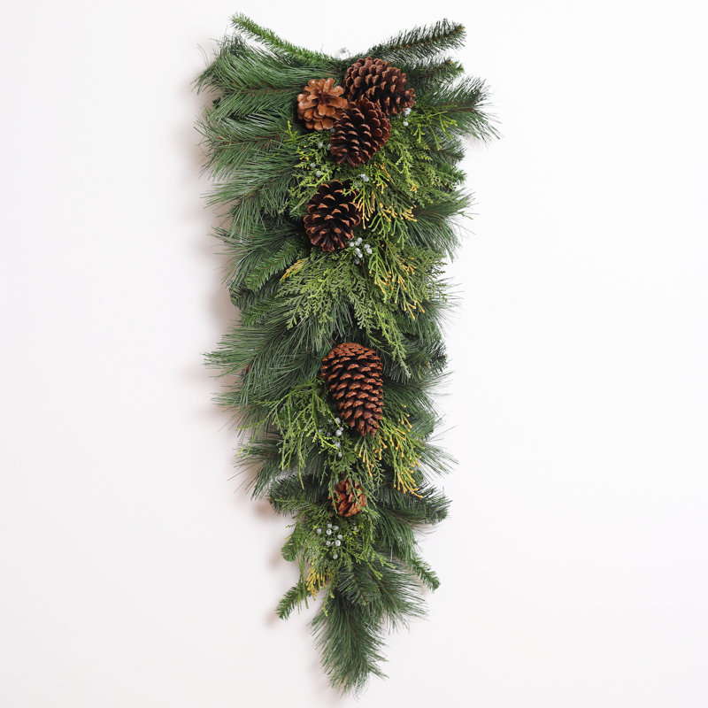 Ornement d'hiver classique en forme de goutte de Noël