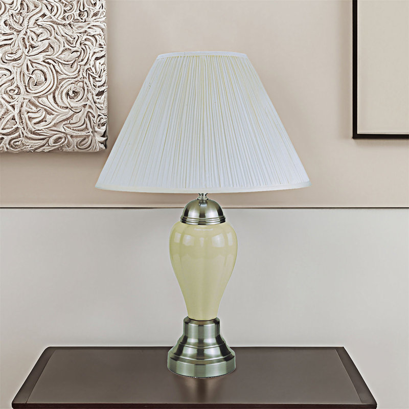 Lampe de table élégante avec base ivoire brillante et abat-jour plissé, Ivoire ivoire, Ivoire ivoire