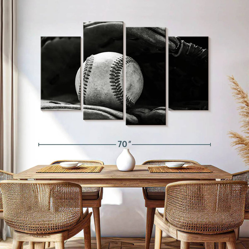 Glove holding baseball Sireci, H 42 po x l 68 po