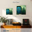 Kelan porte bleue dans le vert-109092520