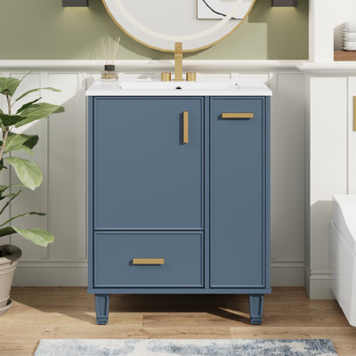 Rangement efficace avec une conception moderne en bois massif pour une salle de bain compacte