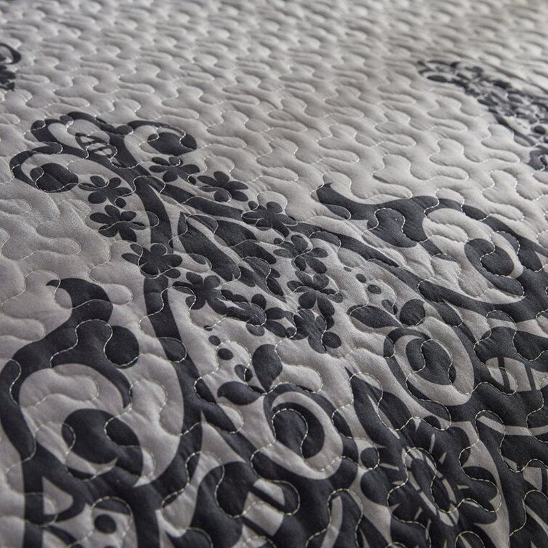 3-Piece Damask Quilt Set - Lightweight Soft Bedspread for Bedroom Decor (1 Quilt, 2 Shams), Queen Coverlet + 2 Shams