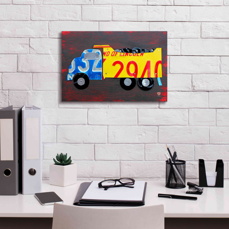 «Dump Truck» par Design Turnpike, H 12 po x l 18 po