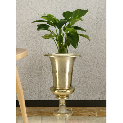 Kalyia Metal Table Vase