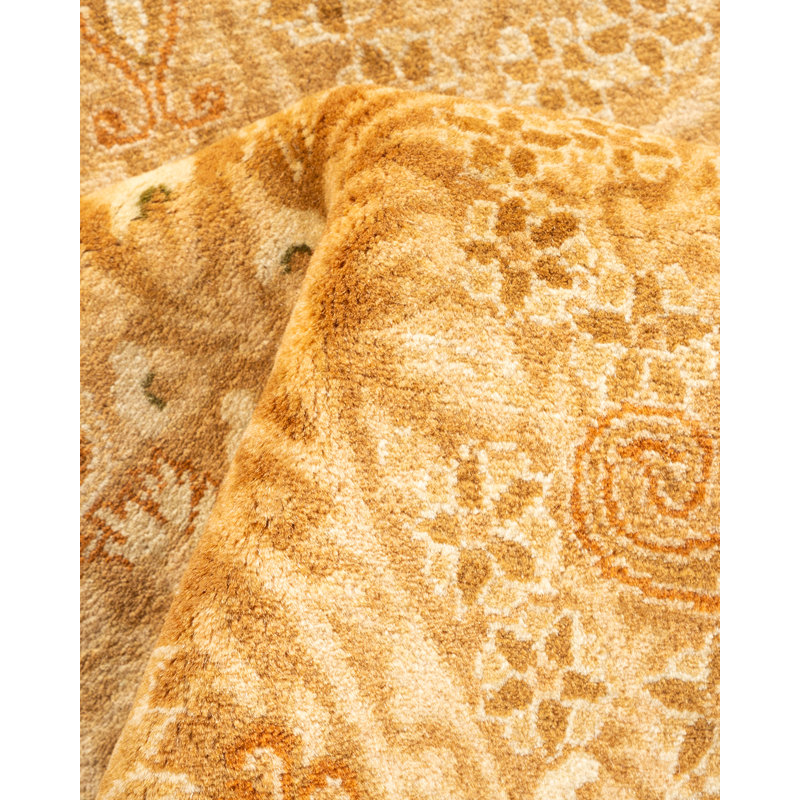 Classic One-of-a-Kind 4' 8" x 7' 3" Hand Knotted Area Rug