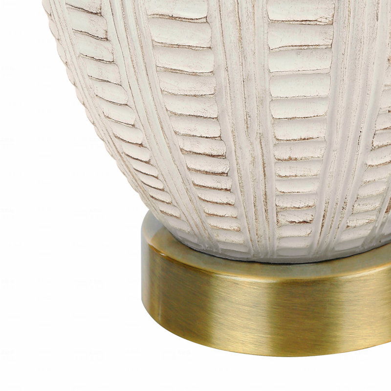 Lampe de table - 21 po de hauteur, en ivoire et dans un abat-jour crème, en résine crème