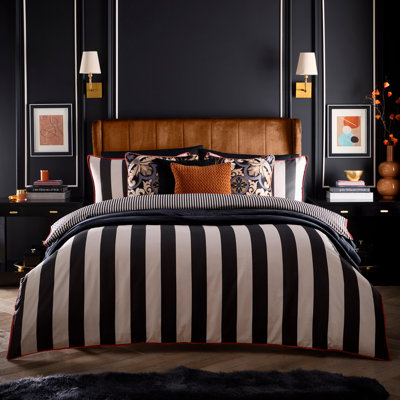 Laurence Llewelyn-Bowen Festivo Circus Stripe Duvet Cover Set Black