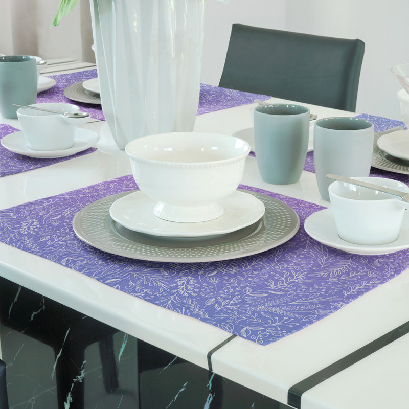Napperon à motif floral classique de 18 po ditsy, Mauve / Bleu