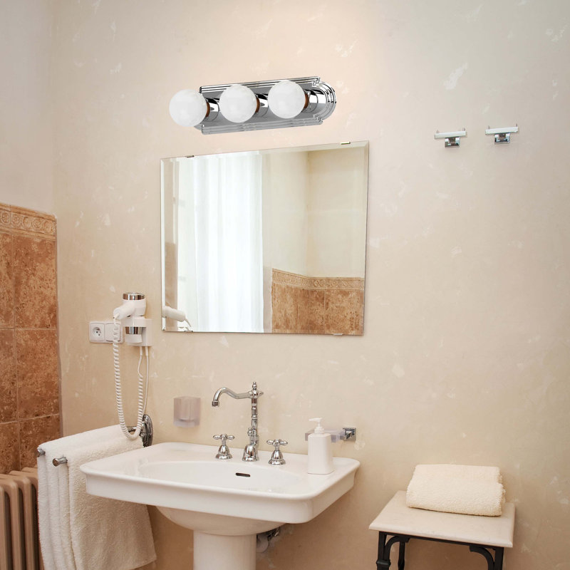 Barre d'éclairage de salle de bain murale 3 lumières l 18 po en chrome, Chrome