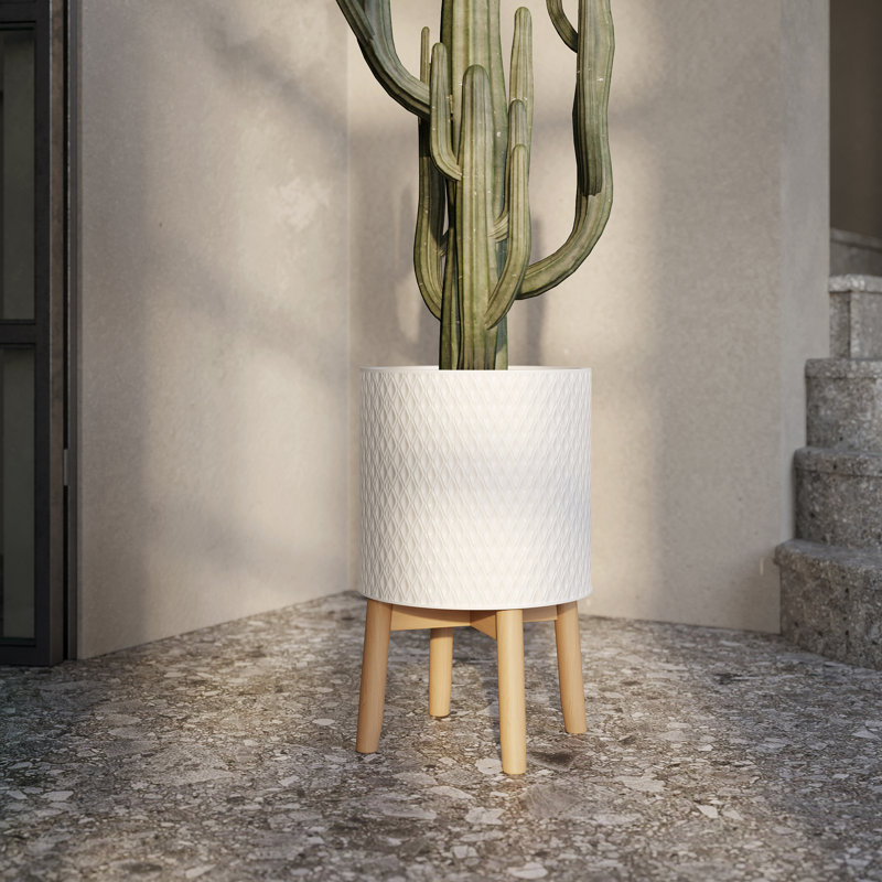 Pot à fleurs d'intérieur en métal 4 pieds Claire, H 17 po x l 10 po x P 10 po